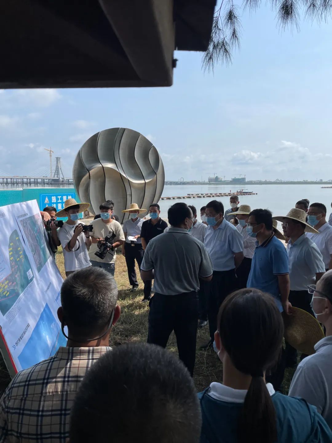 廣西北海銀海區(qū)建成30公里長(zhǎng)海上防疫阻攔設(shè)施